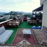 Canberra Hotel 2*
